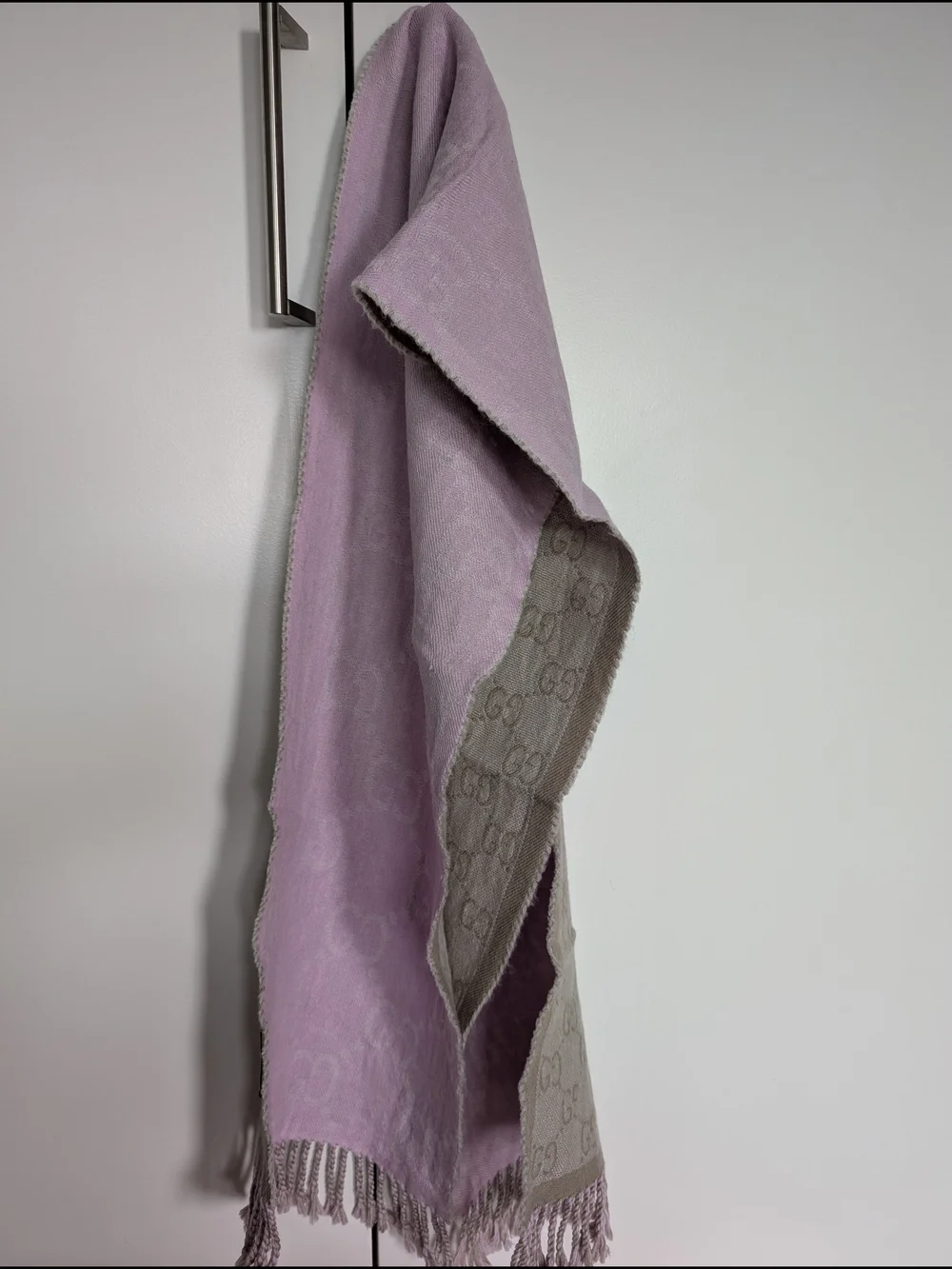 GUCCI GG Reversible Wool Knit Monogram Scarf with Fringe Gray And Purple